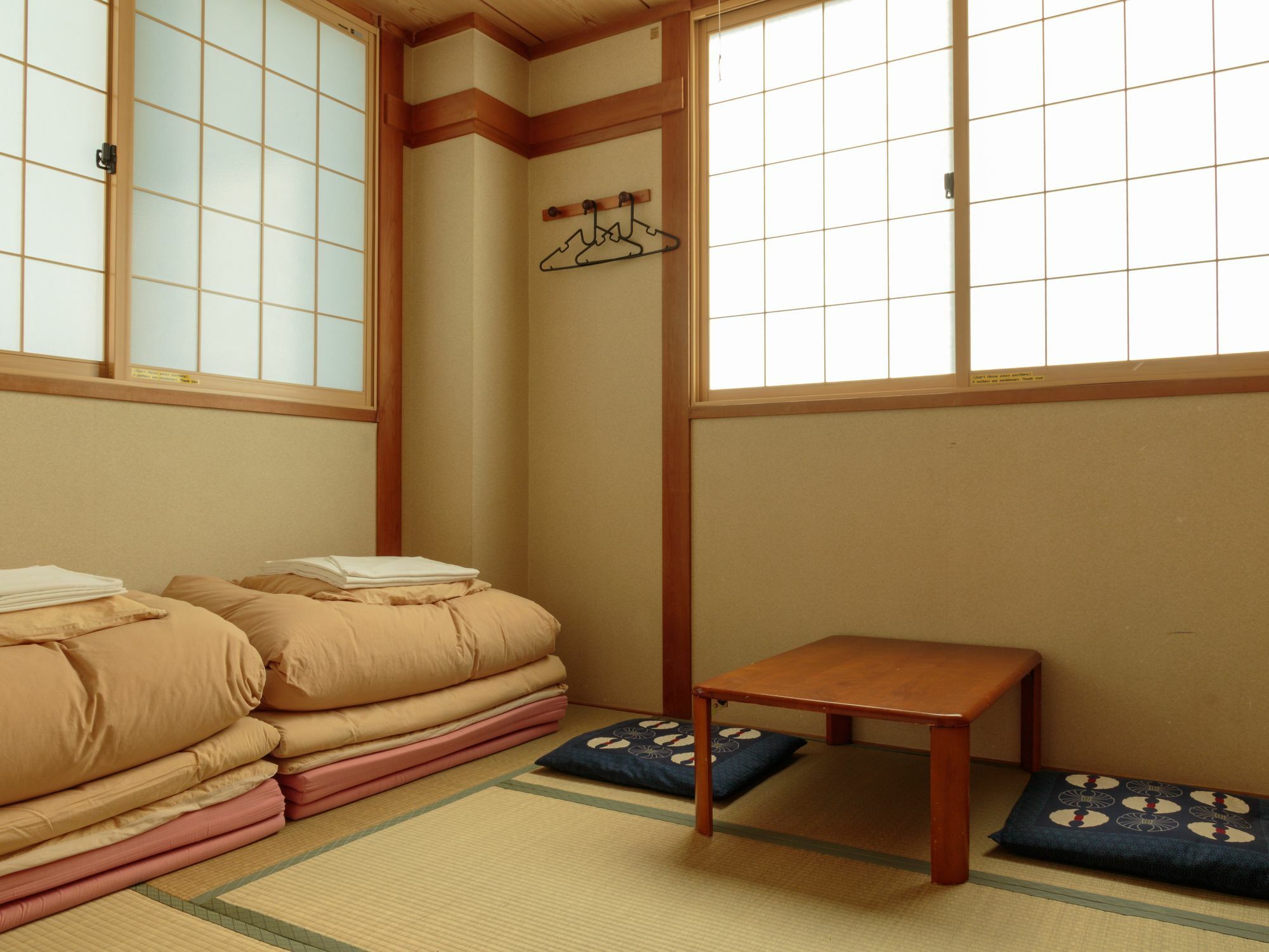 J-Hoppers Kyoto Guesthouse Екстер'єр фото