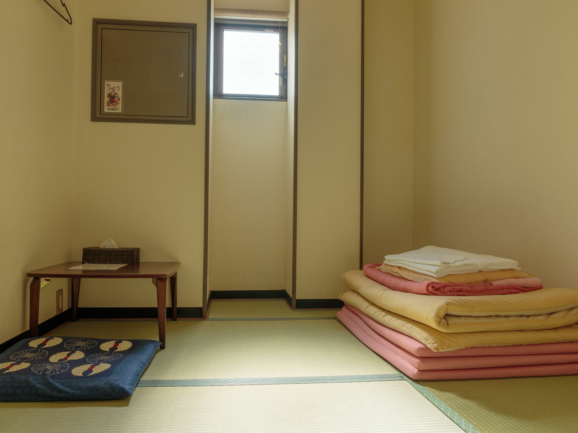 J-Hoppers Kyoto Guesthouse Екстер'єр фото